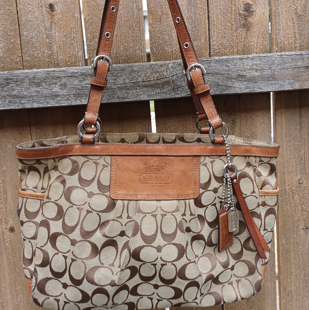 Coach tan tote shoulder bag handbag